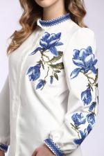 Вишита жіноча блузка МАГНОЛІЯ (синого кольору)
